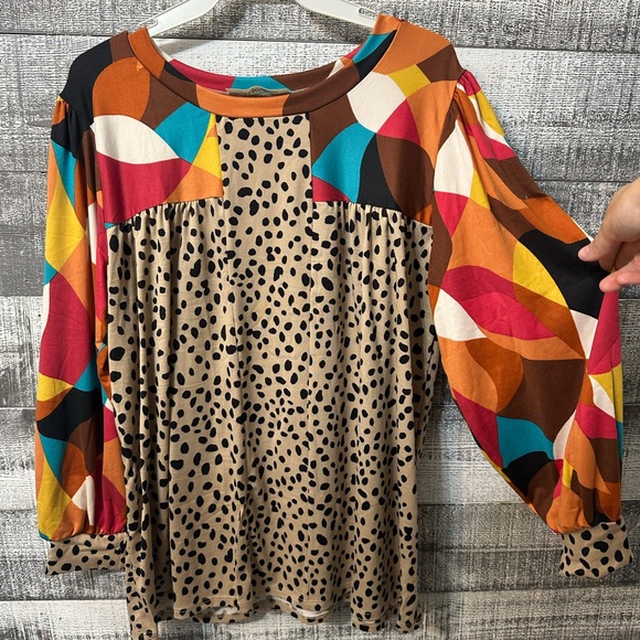 Multicolor Spotted Top - Picture 3 of 3